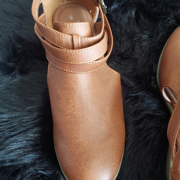 Faded Glory Women’s Brown Faux Leather Ankle Shoes Size 5 High Heels - Picture 6 of 12